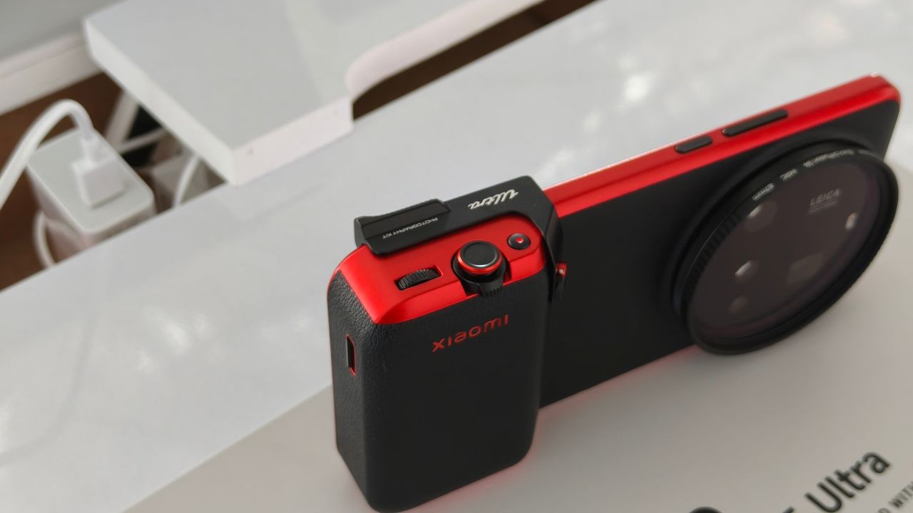 ชุดอุปกรณ์กล้อง Xiaomi 15 Ultra Photography Kit Legend Edition สุดคลาสสิกที่มอบความพิเศษให้กับผู้ที่ชื่นชอบการถ่ายภาพ