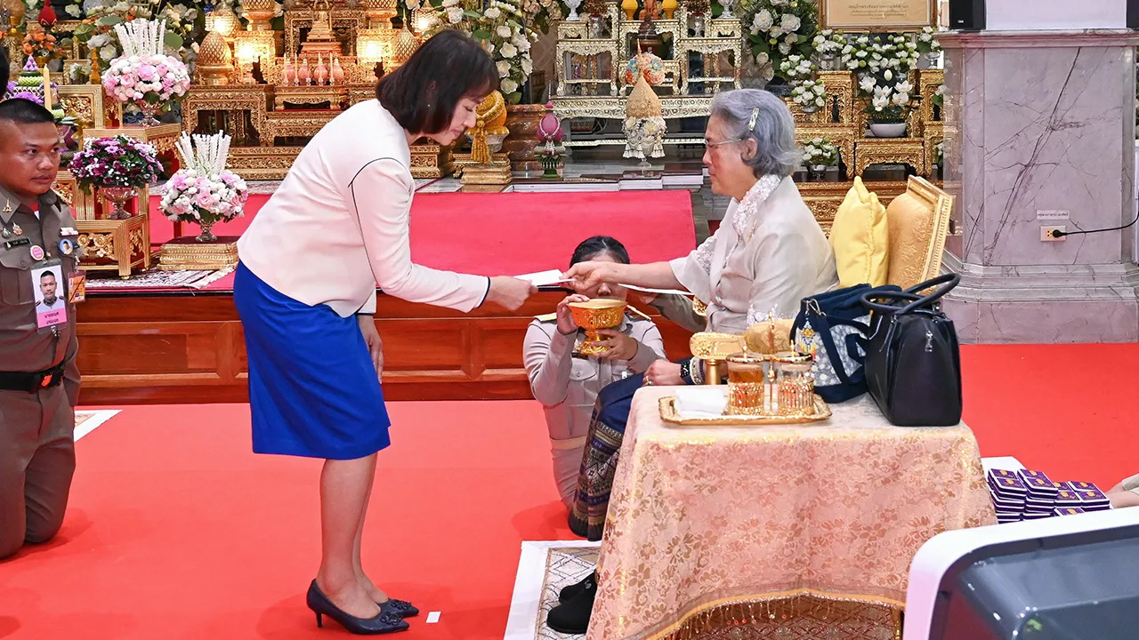 สมเด็จพระกนิษฐาธิราชเจ้า กรมสมเด็จพระเทพรัตนราชสุดาฯ สยามบรมราชกุมารี เสด็จฯไปพระราชทานรางวัลเสาเสมาธรรมจักรแก่ผู้ทำคุณประโยชน์ต่อพระพุทธศาสนา ประจำปี 2567 ในการนี้ พจณี คงคาลัย เป็นผู้แทนธนาคารกรุงเทพ เข้ารับพระราชทานรางวัลด้วย ณ ศาลาพระราชศรัทธา วัดปทุมวนาราม  เมื่อวันก่อน.