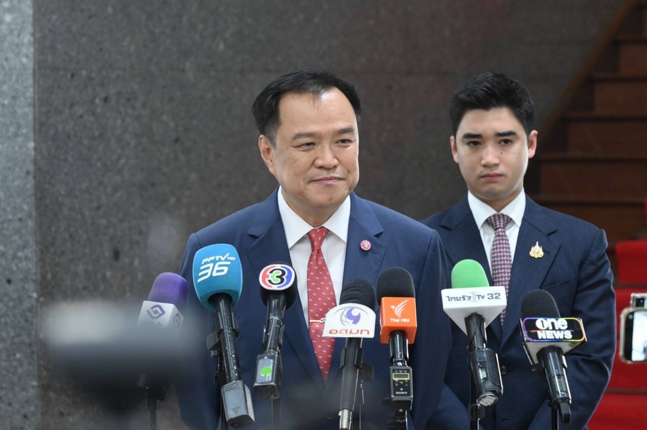 อนุทิน ชาญวีรกูล รองนายกรัฐมนตรีและรัฐมนตรีว่าการกระทรวงมหาดไทย ในฐานะหัวหน้าพรรคภูมิใจไทย