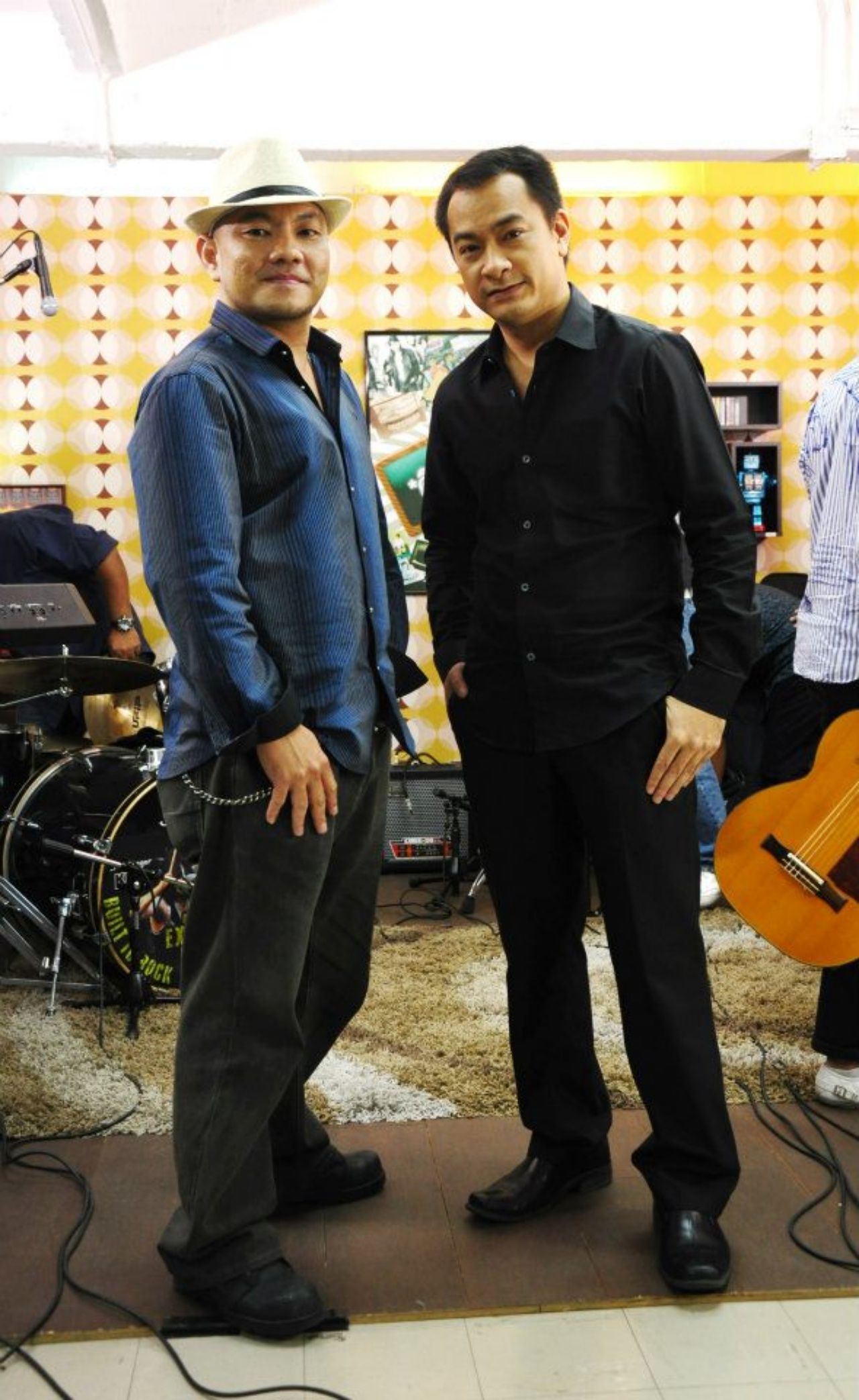 ภาพจากเพจ Smith&Shane 