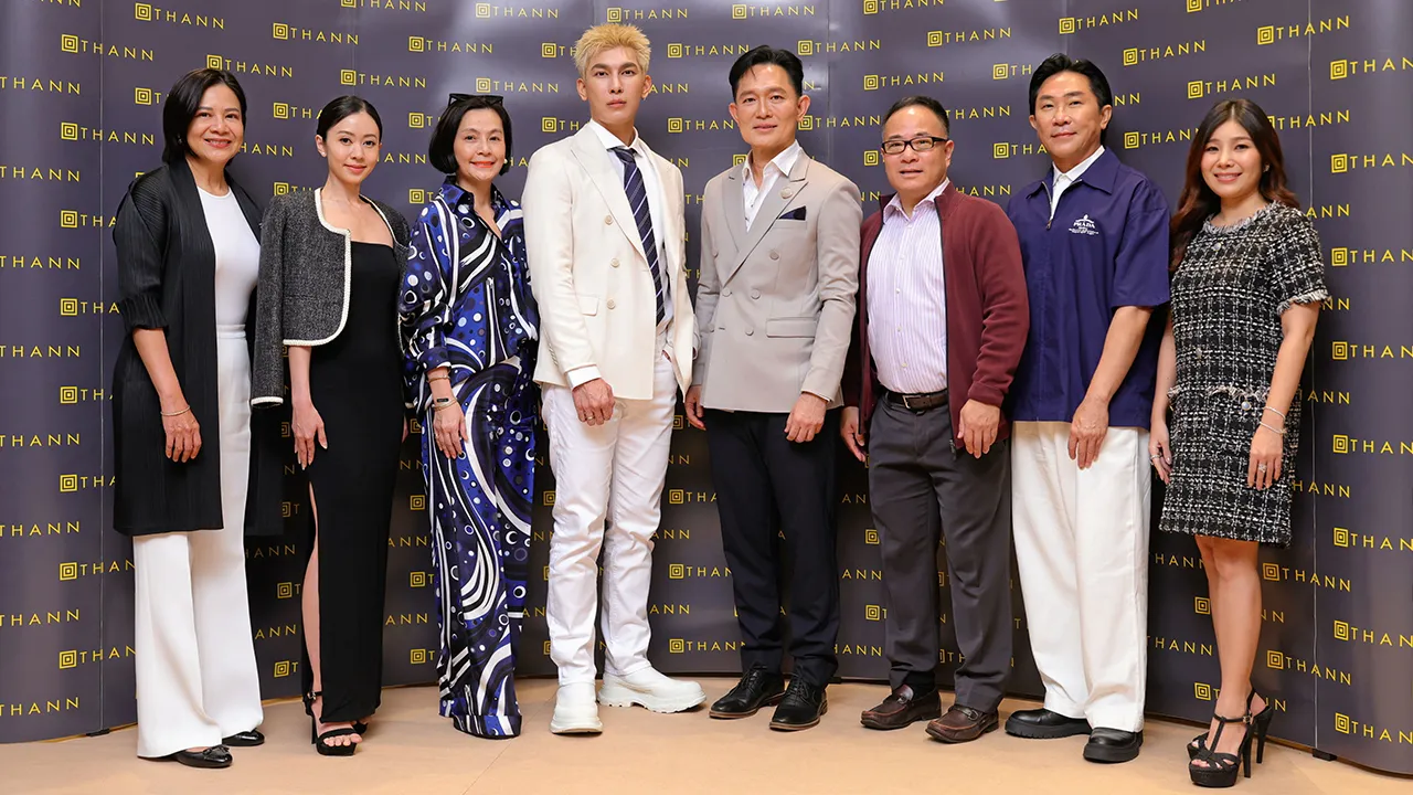 สูตรใหม่ - ฐิติพัฒน์ ศุภภัทรานนท์ จัดงาน “The Miracle of EMULTECH Technology” แนะนำนวัตกรรมสุดลํ้ากับบอดี้ออยล์สูตรใหม่จาก ธัญ โดยมี เกล็ดดาว พานิชสมัย, พงศกร ล่ำซำ, วีระพจน์ อัศวาจารย์ และ หฤทัย ไชยันต์ ณ อยุธยา มาร่วมงานด้วย ที่สยามพารากอน วันก่อน.