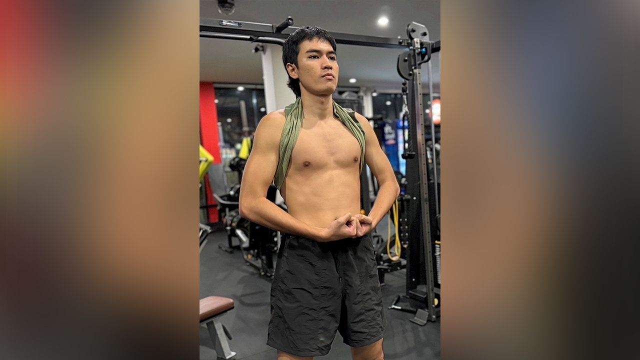 อยาก “แซ่บ” ก็ต้องสร้าง โจอี้–ภูวศิษฐ์ ว่างปุ๊บเข้าฟิตเนส ปั้น หุ่นเป็นว่าเล่น มีเป้าหมาย ซิงเกิลใหม่ มาพร้อมอวด “ร่างทอง” สุดซี้ดดด... เอาเป็นว่า แม่ยก รอกรี๊ดขอบเวทีกันได้เลย.