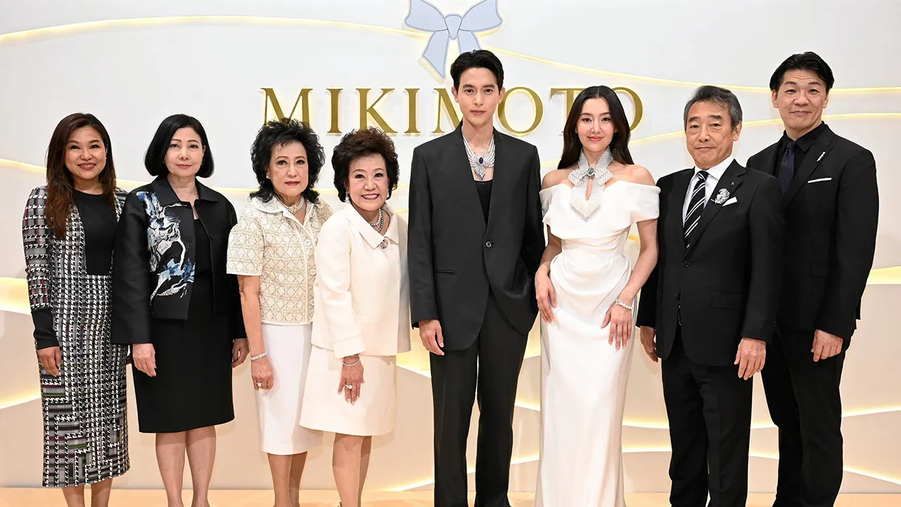 ปรับโฉม - วันทนีย์ อิงคตานุวัฒน์, ทัศนีย์ ศิริเกียรติสูง และ ชินอิจิ นากานิชิ เปิดโฉมใหม่ของ “MIKIMOTO” เพื่อมอบประสบการณ์หรูหราเหนือระดับ พร้อมนำคอลเลกชันล่าสุด The Bows โดยมี ชฎาทิพ จูตระกูล และ สรัลธร อัศเวศน์ มาร่วมงานด้วย ที่สยามพารากอน วันก่อน.