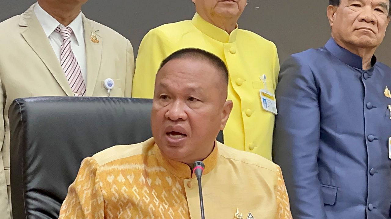 พล.อ.เกรียงไกร ศรีรักษ์ รองประธานวุฒิสภา คนที่ 1