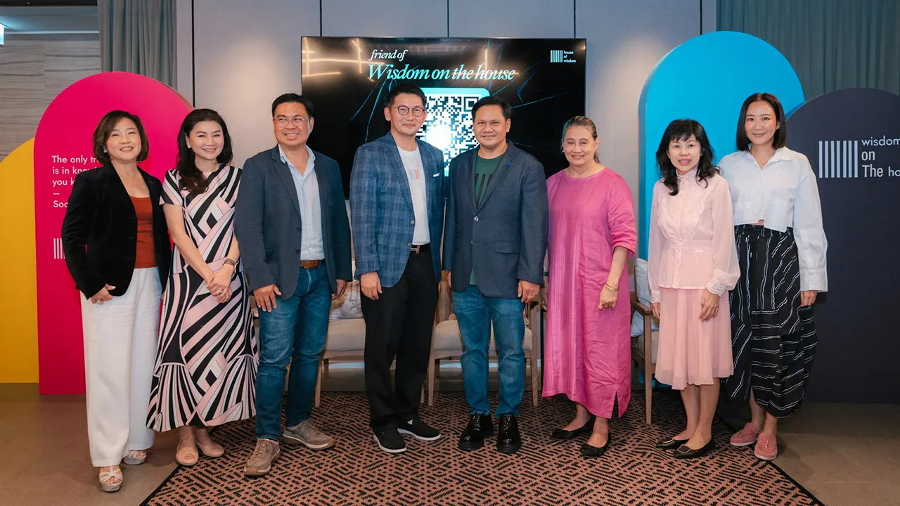 เปิดมุมมอง ธนา เธียรอัจฉริยะ และ กระทิง พูนผล เปิดตัว Wisdom of the house เพจธุรกิจสร้างสรรค์ พื้นที่แบ่งปันความรู้ นวัตกรรมและมุมมองธุรกิจชั้นนำ โดยมี แสงทิพย์ ยิ้มละมัย, ตะวัน เทวอักษร และ โชติกา อุตสาหจิต มาร่วมงานด้วย ที่ รร.โซ แบงคอก วันก่อน.