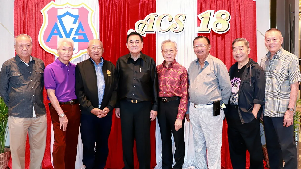 เอซีเอส 18 ดร.อัศวิน อิงคะกุล นัดเพื่อนร่วมรุ่นอัสสัมชัญศรีราชา มาร่วมงานเลี้ยงพบปะสังสรรค์ชาว ACS 18 โดยมี ภัทระวัธธ์ เผ่าเหลืองทอง, วิชิต ตันติอนุนานนท์, พยนต์ ฤทัยวิลาวัณย์, สมศักดิ์ เดชวิจิตร และ พีระพล ชนะพันธ์ มาร่วมงานด้วย ที่โรงแรมอัศวิน แกรนด์ วันก่อน.