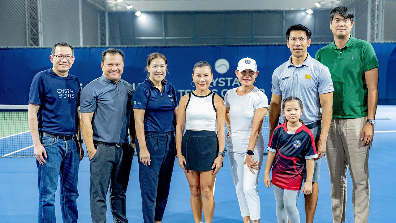 2 ขวบ - ศุภานวิต เอี่ยมสกุลรัตน์ จัดงานเลี้ยงฉลองครบรอบ 2 ปี “คริสตัล สปอร์ต” สนามเทนนิสในร่มมาตรฐาน ITF ตอบโจทย์นักเทนนิสทุกระดับ โดยมี ภราดร ศรีชาพันธุ์, ร.ต.อ.หญิง แทมมารีน ธนสุกาญจน์ และ ผกายพรรณ ศิริกุลชยานนท์ มาร่วมงานด้วย ที่ถนนประดิษฐ์มนูธรรม วันก่อน.