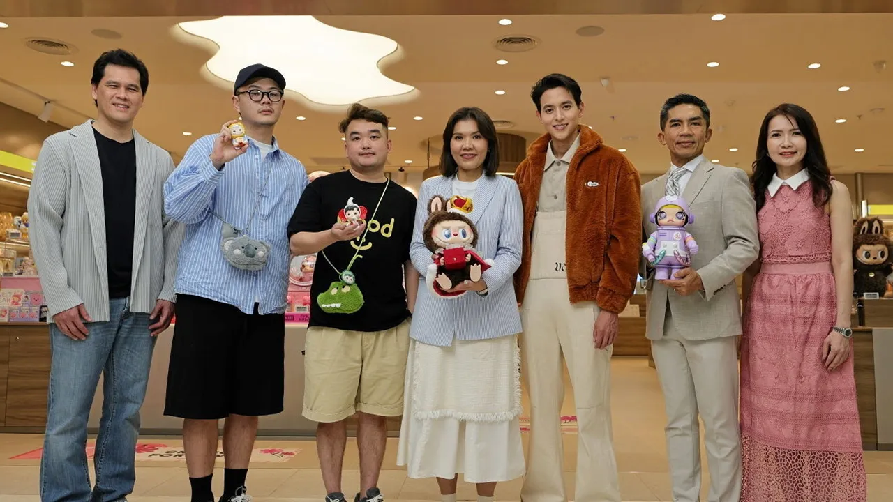 น่ารักจัง ศิริพร แผลงจันทึก จัดงานเปิด “ป๊อป มาร์ท” ร้านจำหน่ายอาร์ตทอยส์คอนเซปต์ใหม่และใหญ่ที่สุดในไทย โดยมี สุรชัย เจริญพงศ์, ประภา จิตวิวัฒน์พร, ไมคา ตามไท, จิรายุ ตั้งศรีสุข, เยบ และ อาจี มาร่วมงานด้วย ที่ศูนย์สรรพสินค้าซีคอนสแควร์ วันก่อน.