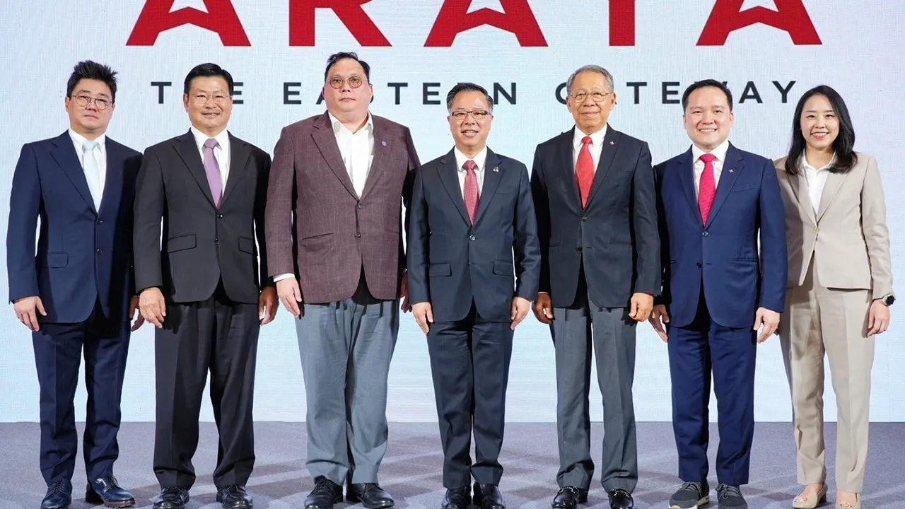 ครบวงจร ปณต สิริวัฒนภักดี, ชาลี โสภณพนิช และ ชาย วินิชบุตร เปิดตัวโครงการ “อารยะ ดิ อีสเทิร์น เกตเวย์” เมืองอุตสาหกรรมและนวัตกรรมครบวงจรรูปแบบใหม่ โดยมี นฤตม์ เทอดสถีรศักดิ์, สุเมธ ตั้งประเสริฐ และ ชายน้อย เผื่อนโกสุม มาร่วมงานด้วย ที่วัน แบงค็อก วันก่อน.