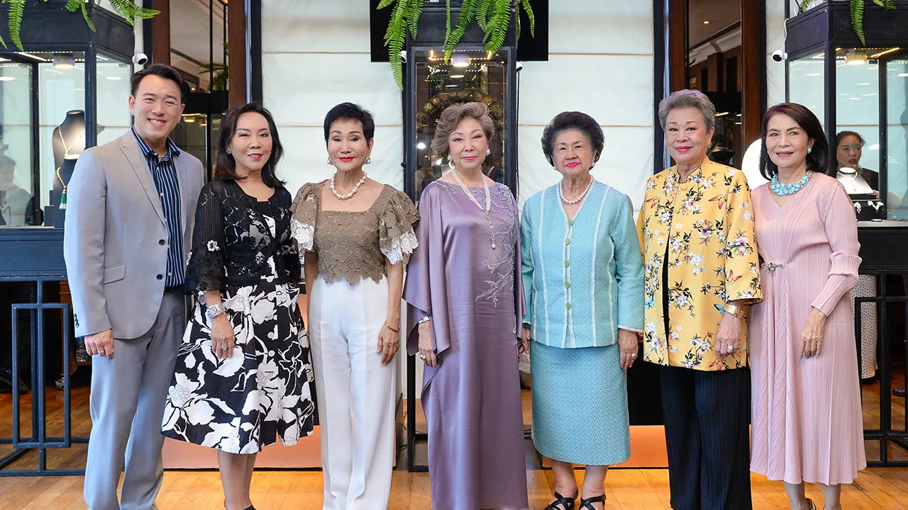 วีไอพี สุวลักษณ์ มหันตคุณ และ ดร.ชาญเกียรติ มหันตคุณ จัดงานเอกซ์คลูซีฟ จิวเวลรี เอ็กซิบิชัน ฉลองวาเลนไทน์ให้ลูกค้าแบรนด์เครื่องประดับ บีบิจูซ์ โดยมี ท่านผู้หญิงฉัตรแก้ว นันทาภิวัฒน์, คุณหญิงชดช้อย โสภณพนิช และ รุจิตร สุธนะเสรีพร มาร่วมงานด้วย ที่แปซิฟิค ซิตี้ คลับ วันก่อน.