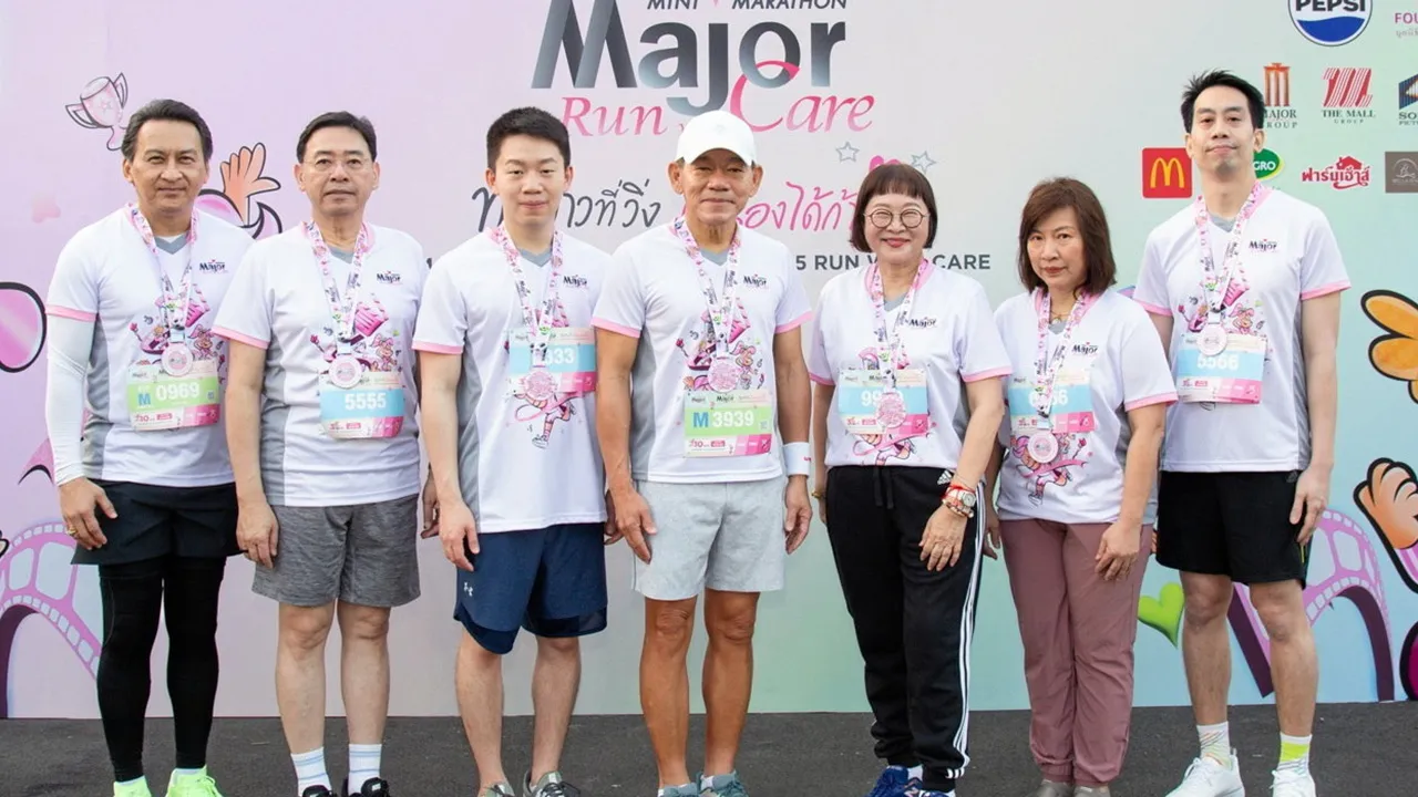 เดินวิ่ง - วิชา พูลวรลักษณ์ จัดกิจกรรมเดินวิ่งการกุศล “Major Care Mini Marathon 2025 Run with Care” เพื่อหารายได้สนับสนุนกิจกรรมสร้างห้องหนังเพื่อการเรียนรู้ โดยมี อรุโณชา ภาณุพันธุ์, วิศรุต พูลวรลักษณ์, คมกริช ศิริรัตน์ และ อภิชาติ คงชัย มาร่วมงานด้วย ที่สวนลุมพินี วันก่อน.