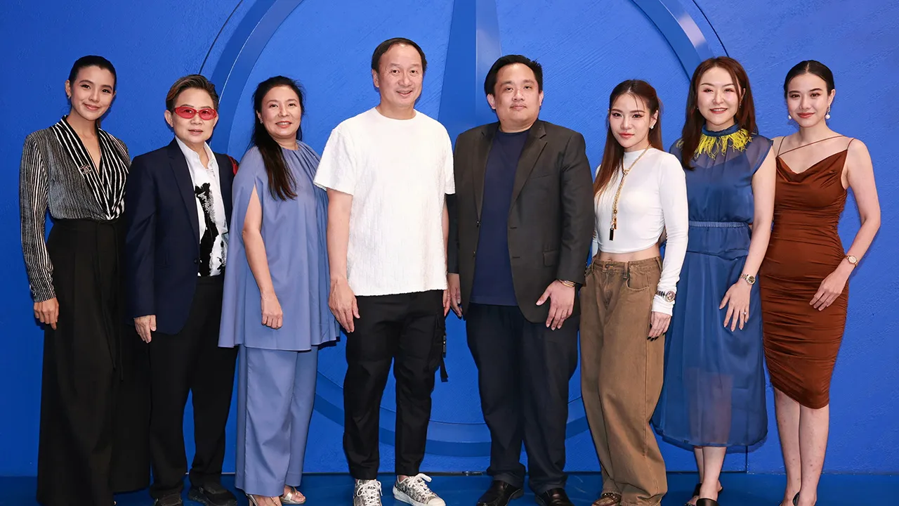 เพลิดเพลิน ปภณ วิริยะพันธุ์ และ ชวัตร ตรังอดิศัยกุล จัดงาน “ICONIC YOU-A Harmony Of Car & Music” ชวนสัมผัสกับสุนทรีย์แห่งการผสมผสานยนตรกรรมและเสียงดนตรี โดยมี ชนกสุดา ศศิธร, นุชนาถ ระวีแสงสูรย์ และ ณิชชา บุณยากร มาร่วมงานด้วย ที่วัน แบงค็อก วันก่อน.