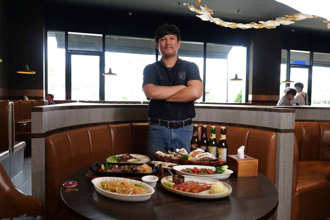 บาส สมนึก เทพโพธา