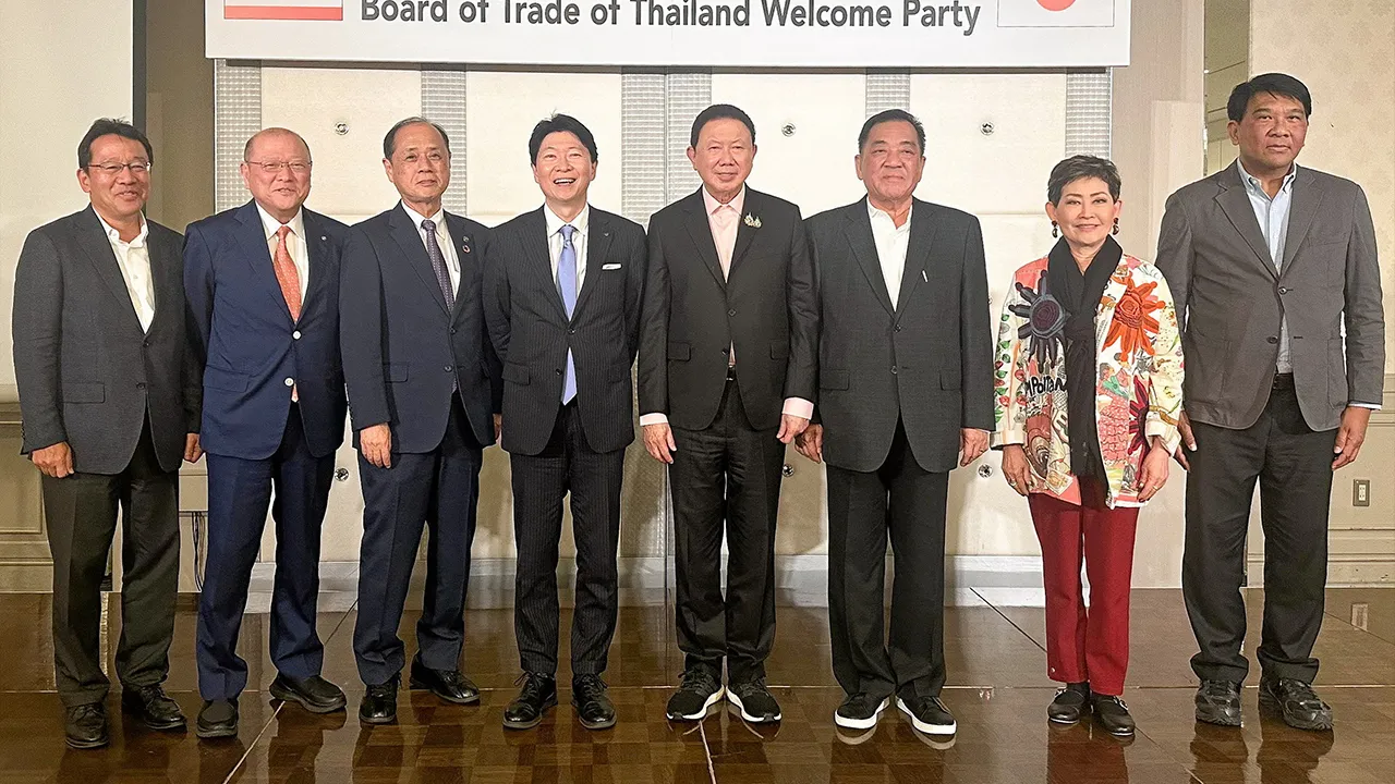 ร่วมมือ รุยตะ อิบารากิ จัดงานเลี้ยงต้อนรับ สนั่น อังอุบลกุล และ ดร.พจน์ อร่ามวัฒนานนท์ ในโอกาสมาสัมมนาส่งเสริมความร่วมมือด้านการค้า การศึกษาระหว่างไทย-โอกายาม่า โดยมี คุณหญิงณัฐิกา อังอุบลกุล มาร่วมงานด้วย ที่โรงแรม Granvia เมืองโอกายาม่า ประเทศญี่ปุ่น วันก่อน.