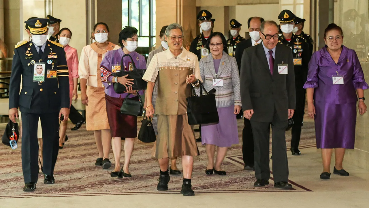 สมเด็จพระกนิษฐาธิราชเจ้า กรมสมเด็จพระเทพรัตนราชสุดาฯ สยามบรมราชกุมารี เสด็จฯไปทรงเป็นองค์ประธานการประชุมสามัญคณะกรรมการมูลนิธิรางวัลสมเด็จเจ้าฟ้ามหาจักรี  ณ  โรงแรมสยามเคมปินสกี้  เมื่อวันที่  21  เมษายน.