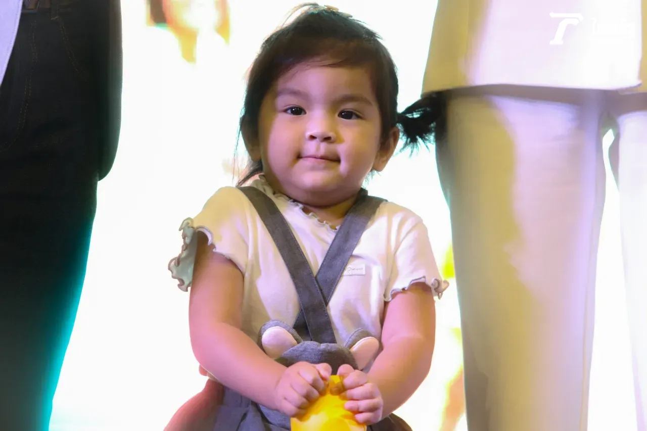 น้องมะลิ ลูกพ่อปอ ทฤษฎี ไปเที่ยวเกาหลีกับ แม่โบว์ แวนดา คนแห่ทักคิดถึงสาวน้อย 3 จุก