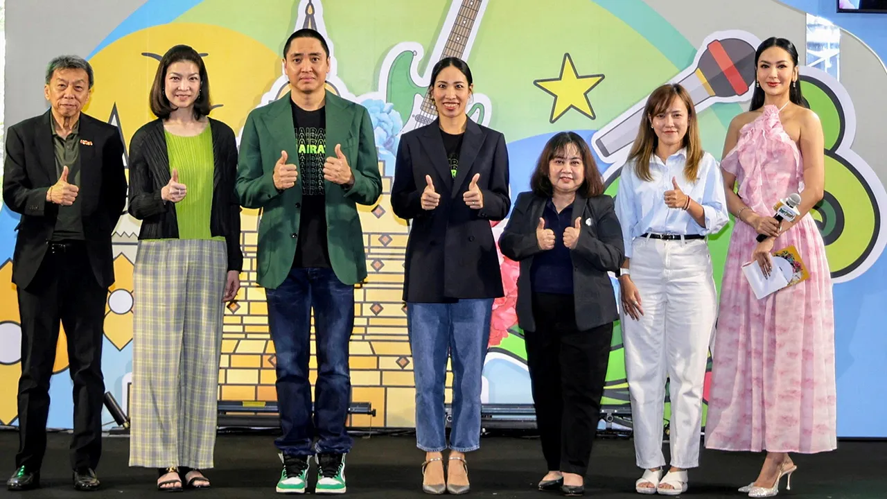 อย่าพลาด - วัชร วัชรพล และ จิตสุภา วัชรพล จัดงาน “ไทยรัฐแฟร์” มหกรรมรวมทุกความสนุกและความสนใจของแฟนไทยรัฐทีวีไว้ในงานเดียว จัดถึง 11 พ.ค. โดยมี จิตตินันท์ หวั่งหลี, สมชาติ สุรจิตติพงศ์ และ นุชนภางค์ ชูช่วย มาร่วมงานด้วย ที่ฟิวเจอร์พาร์ค รังสิต วันก่อน.