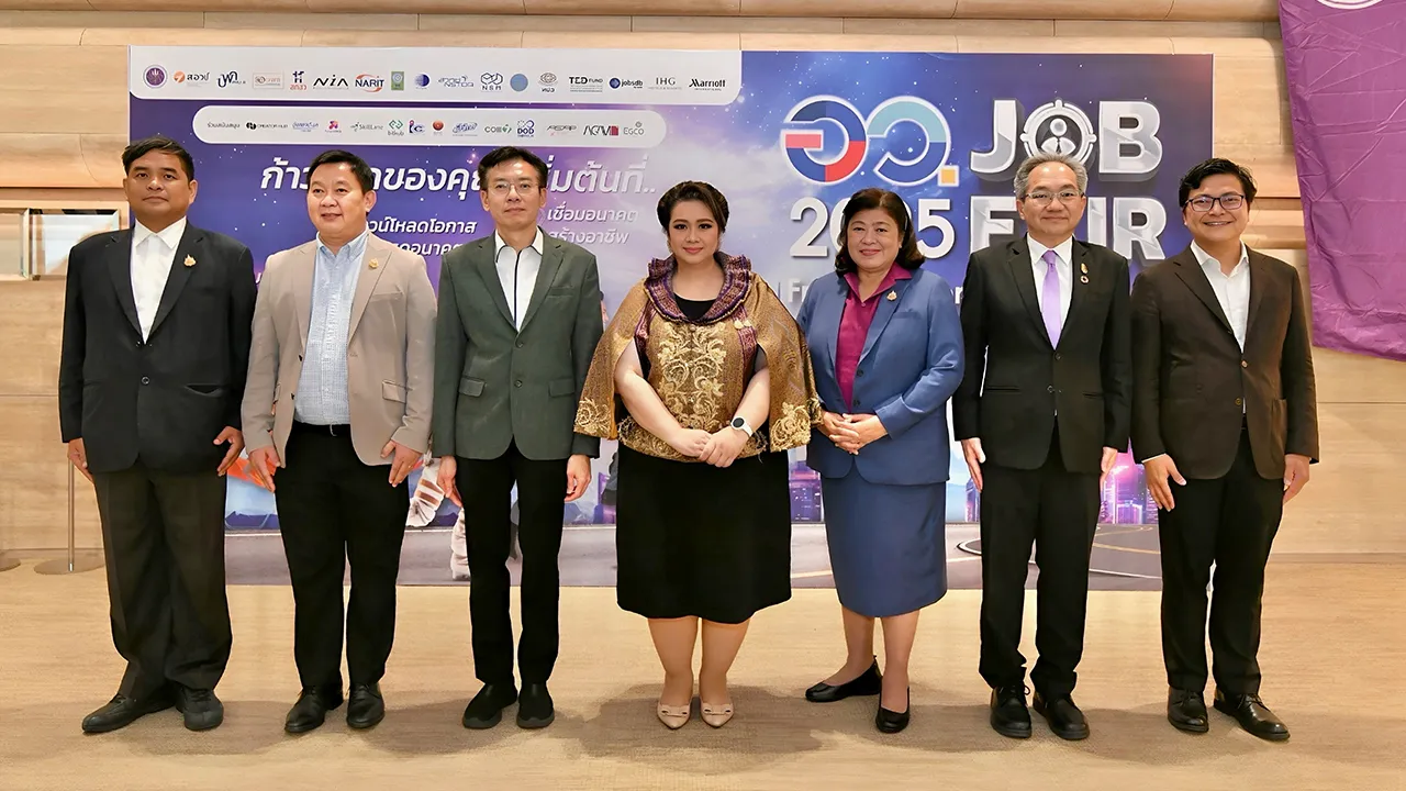 สร้างอนาคต ศุภมาส อิศรภักดี รมว.อว. เปิดงาน “อว. Job Fair 2025” สนามสร้างอนาคต ทั้งการ หางาน ฝึกงาน เรียนต่อ โดยมี ศ.ดร.ศุภชัย ปทุมนากุล, ศ.ดร.ชูกิจ ลิมปิจำนงค์, ดร.วิภารัตน์ ดีอ่อง และ ผศ.ดร.วีรชัย อาจหาญ มาร่วมงานด้วย ที่ศูนย์การประชุมแห่งชาติสิริกิติ์ วันก่อน.