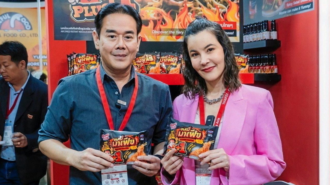 คู่รักสายแซ่บ เป็ก–ธัญญ่า ชวนประกวดคลิปผลงานรังสรรค์เมนูพิเศษ จาก “บะหมี่มาเฟีย” ชิงเงินรางวัลนับแสน เปิดรับผลงานตั้งแต่วันนี้-31 พ.ค.68 ดูรายละเอียดได้ที่ FB : บะหมี่มาเฟีย.