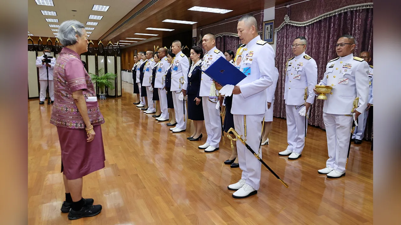 สมเด็จพระกนิษฐาธิราชเจ้า กรมสมเด็จพระเทพรัตนราชสุดาฯ สยามบรมราชกุมารี เสด็จลง ณอาคารชัยพัฒนา สวนจิตรลดา พระราชทานพระราชวโรกาสให้ พล.ร.อ.จิรพล ว่องวิทย์ ผบ.ทร. เฝ้าฯ ถวายพระพรชัยมงคล และทูลเกล้าฯ ถวายเงินโดยเสด็จพระราชกุศลตามพระราชอัธยาศัย เนื่องในโอกาสวันคล้ายวันพระราชสมภพ เมื่อวันก่อน.