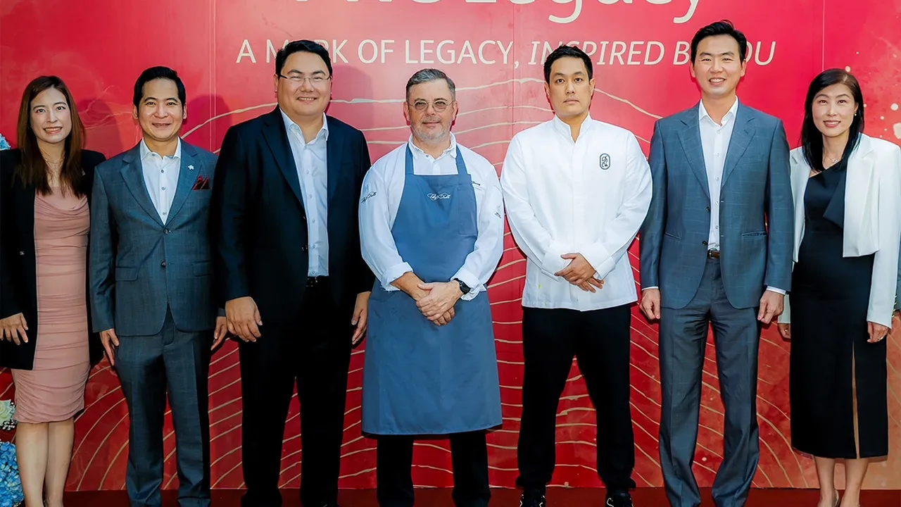 อร่อยมาก ดอน จรรย์ศุภรินทร์ และ พีรพงศ์ นิธิไกรวุฒิ เชิญกลุ่มลูกค้า Wealth มาดินเนอร์กับอาหารฝีมือของ ศุภักษร จงศิริ และ แว็งซ็อง เตียร์รี โดยมี กนกวรรณ เพชรพิสิฐโชติ และ นิติพงษ์ ปรัชญานิมิต มาร่วมชิมด้วย ที่ร้านอาหารศรณ์ สุขุมวิท ซอย 26 วันก่อน.