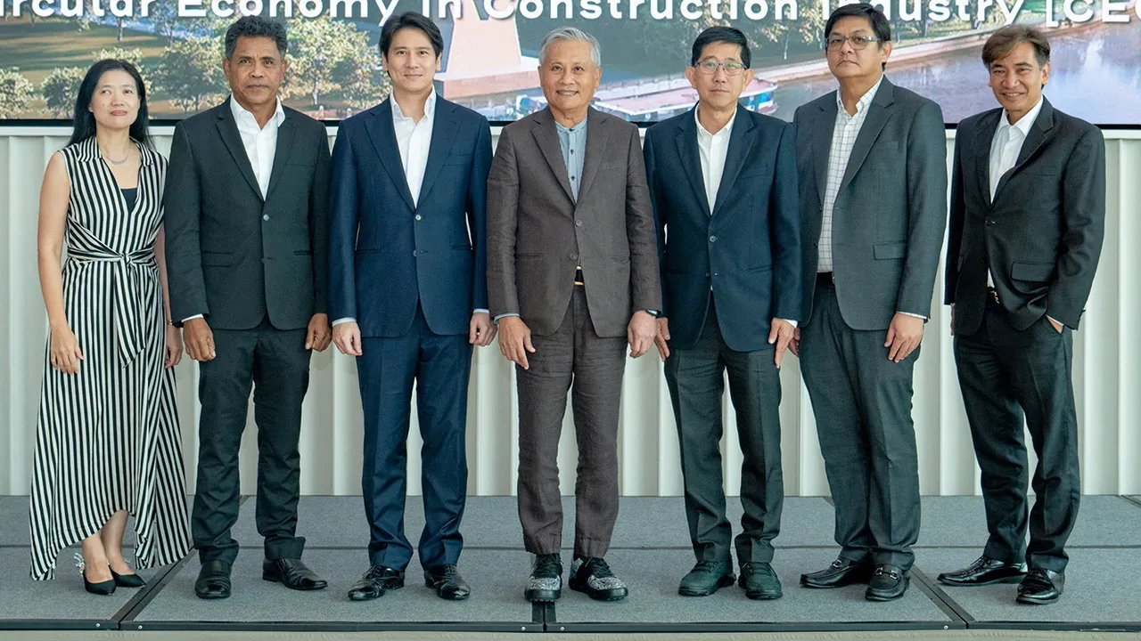 การก่อสร้าง วิชัย กุลสมภพ และ ดร.เกชา ธีระโกเมน จัดงาน “CECI Steering Committee” ครั้งที่ 1/2568 การประชุมกลุ่มความร่วมมือด้านเศรษฐกิจหมุนเวียนในอุตสาหกรรมก่อสร้าง โดยมี วิชัย รายรัตน์ และ บุญเลิศ ชูวา มาร่วมประชุมด้วย ที่คิงบริดจ์ ทาวเวอร์ วันก่อน.