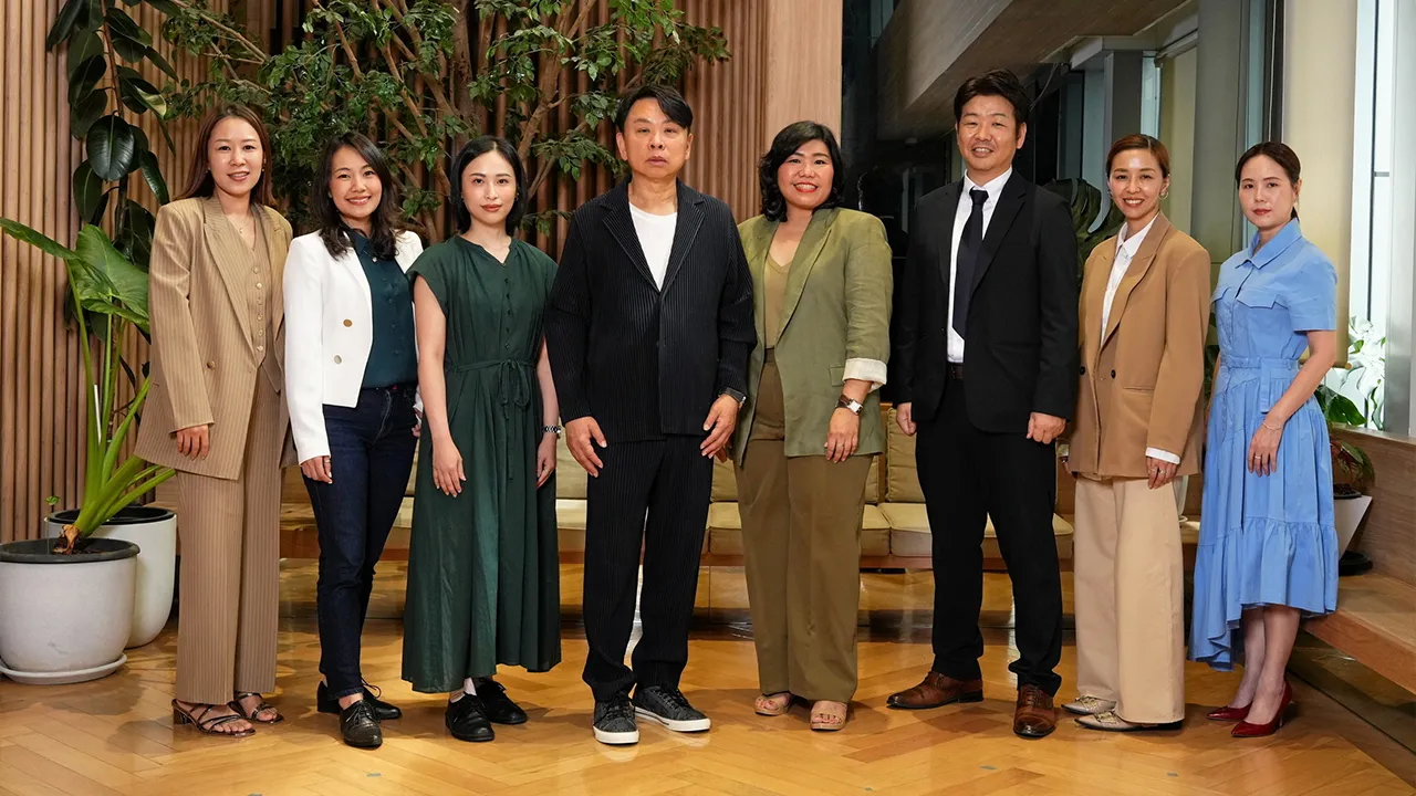 ดีมาก - ดร.ณัฐกิตติ์ ตั้งพูลสินธนา และ มณีจันทร์ สมิทธิสมบูรณ์ จัดแคมเปญ “Style Your Space” ให้ลูกค้าเลือกซื้อในแบบที่ใช่สไตล์ที่ชอบจากร้านค้าแบรนด์ดังระดับโลก โดยมี โอโนะ ยาสุยูกิ, คณิศร์ อุนจะนำ และ ณัฐกมนรักษ์ ไวยวุฒิกมลกร มาร่วมงานด้วย ที่เซ็นทรัลเวิลด์ วันก่อน.