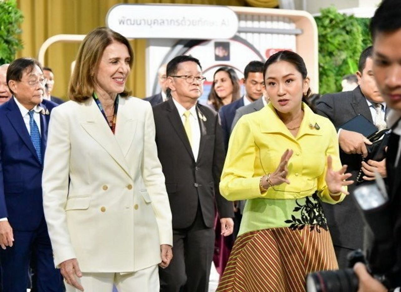นายกฯ แพทองธาร ชินวัตร ต้อนรับนางรูธ โพรัท ประธานเจ้าหน้าที่บริหารการลงทุนจาก Google หารือการลงทุน Data Center ในประเทศไทย (1 ต.ค.67)