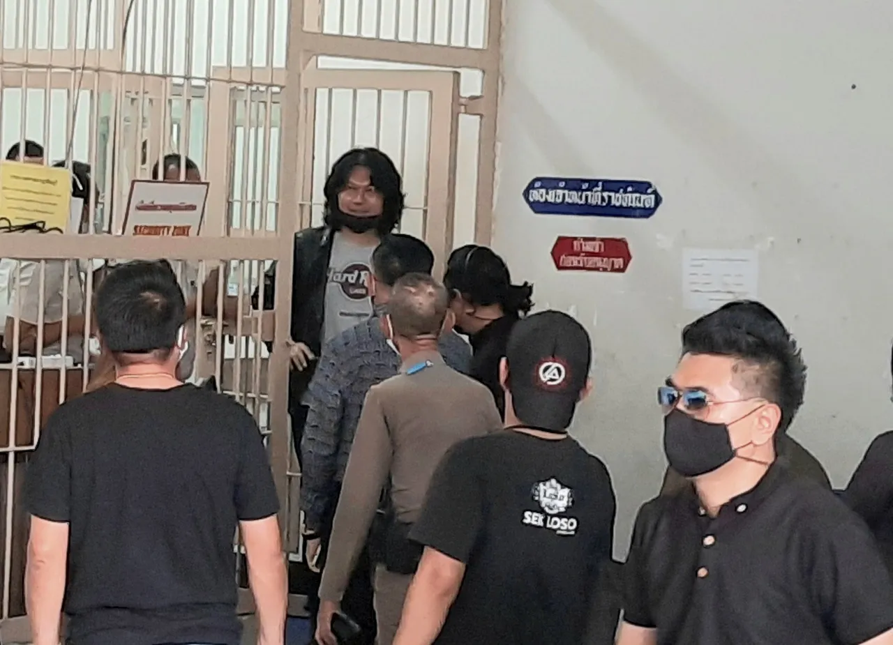 แฟ้มภาพ