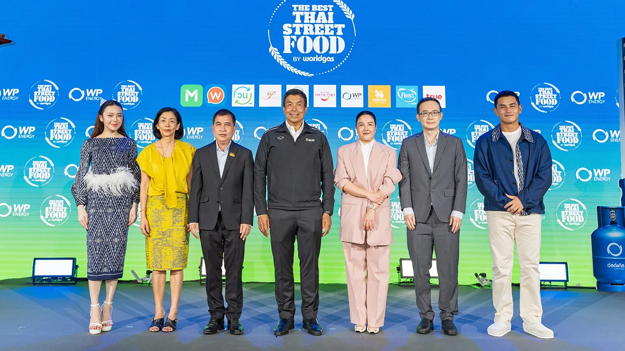 สตรีทฟู้ด ชมกมล พุ่มพันธุ์ม่วง จัดเทศกาล “The Best Thai Street Food By Worldgas” รวม 30 ร้านสตรีทฟู้ดระดับตำนานมาไว้ในที่เดียว โดยมี รศ.ชัชชาติ สิทธิพันธุ์, มยุรี ชัยพรหมประสิทธิ์, ณัฐ ครุฑสูตร และ นพวงศ์ โอมาธิกุล มาร่วมงานด้วย ที่พาร์ค พารากอน วันก่อน.