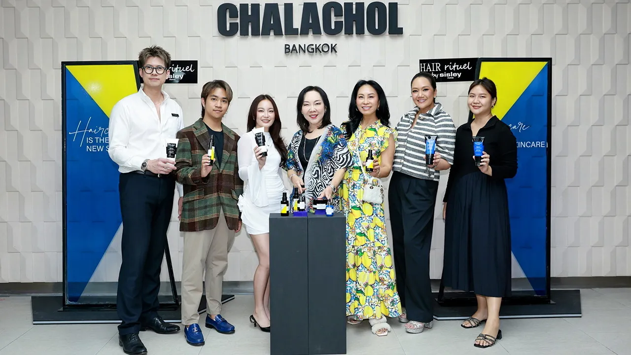 ผมสวย - รุจิตร สุธนะเสรีพร เปิดตัว “Protective Shield Mist” สเปรย์ปกป้องเส้นผม จากแสงแดดและมลภาวะเป็นดั่งเกราะป้องกันประจำวัน เพื่อเส้นผมนุ่มสลวยในคราวเดียว โดยมี ปรียามล ธนวิสุทธิ์ และ รวิสรา ประสพอัครกิจ มาร่วมงานด้วย ที่ชลาชล ปาร์ค เวนเชอร์ วันก่อน.