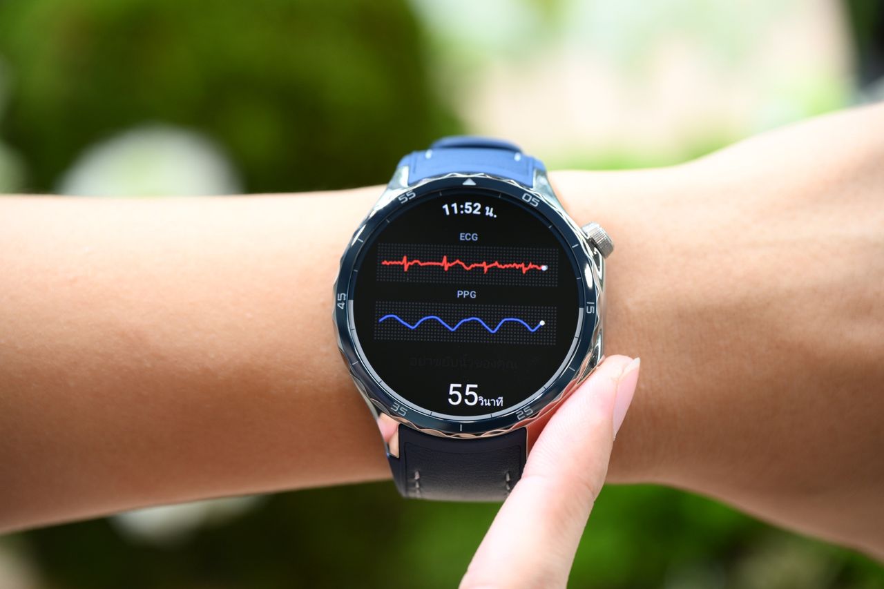 OPPO Watch X2 เน้นฟีเจอร์สุขภาพครบวงจร