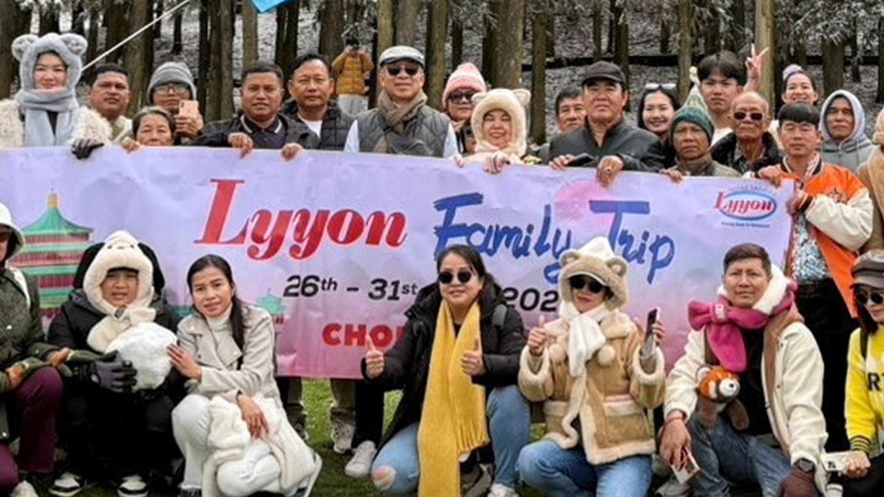 ทัศนศึกษา ดร.สุภชัย วีระภุชงค์ และ อภิชาติ ดวงอาจ ผจก.บ.กัมพูชาพัฒนา จำกัด นำคณะลูกค้าน้ำดื่ม “ลีออง” ที่เป็นตัวแทนจำหน่ายทั่วประเทศกัมพูชา ไปทัศนศึกษาที่เมืองฉงชิ่ง มณฑลเสฉวน ประเทศจีน.
