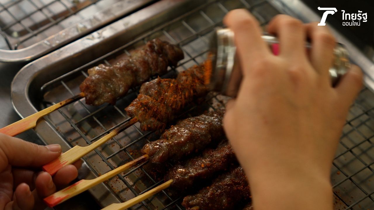 “ลาบเสียบ” การหวนคืนเพื่อสำรวจรากเหง้าวัฒนธรรมอาหารอีสาน 