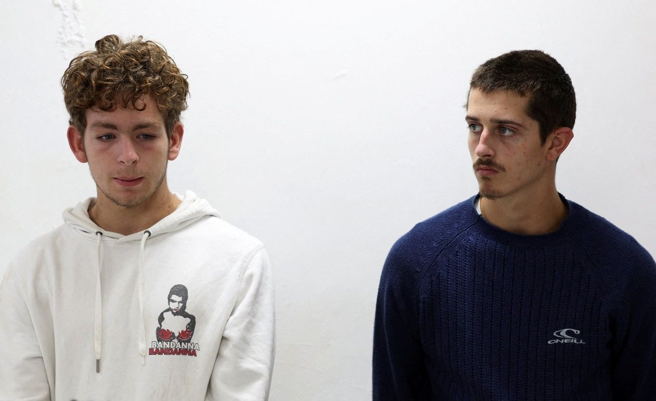 ลอร์นอย เดวิด กับ เซปเปอ โลเดอเวกซ์ อยู่ในศาลที่กรุงไนโรบี