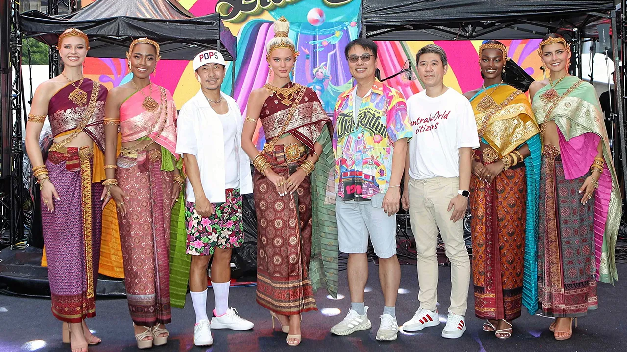 เพลิดเพลิน - ชนะศักดิ์ นิยะถิรกุล, อภิสิทธิ์ โอภาสเอี่ยมลิขิต และ ปรีดิ์ธนัช โสรัต เปิดงาน “ไทยริทึ่ม สงกรานต์ เฟสติวัล” ประจำปี 2568 สร้างปรากฏการณ์ดนตรีสุดยิ่งใหญ่แห่งปี ฉลองเทศกาลสงกรานต์ โดยมี วิกตอเรีย เคียร์ เธลวิก และ ชิดิมมา อะเดตชินา มาร่วมงานด้วย ที่เซ็นทรัลเวิลด์ วันก่อน.