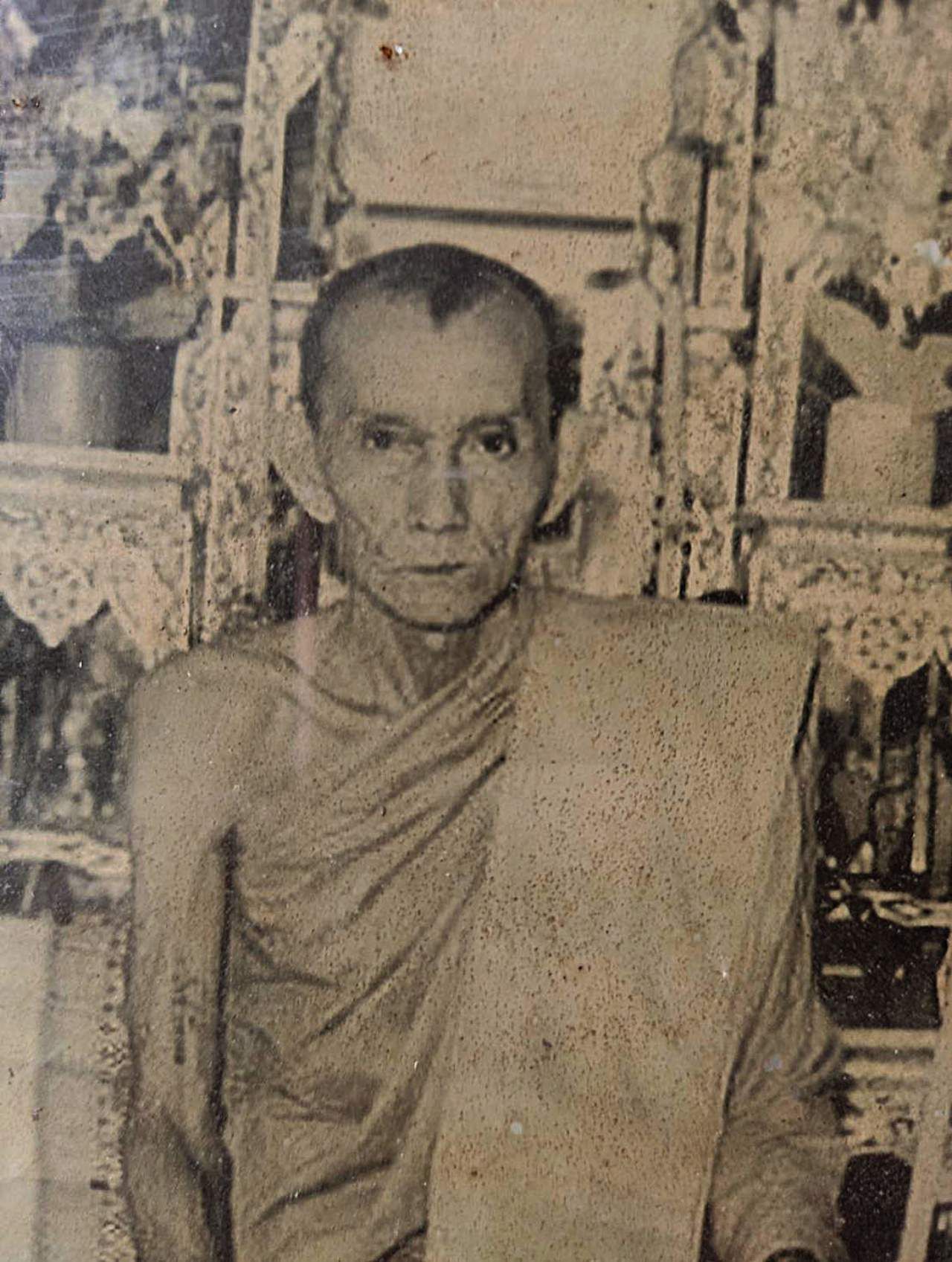หลวงพ่อกวย ชุตินธโร อดีตเจ้าอาวาสแห่งวัดโฆษิตาราม (วัดบ้านแค)