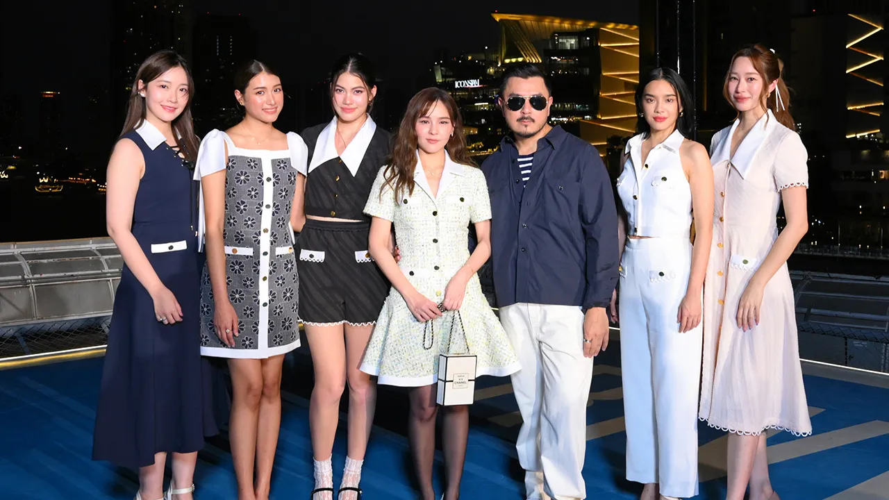 ใส่สบาย - พลพัฒน์ อัศวะประภา เปิดตัวคอลเลกชันฤดูใบไม้ผลิ-ฤดูร้อน 2025 “Sea You Soon” ของแบรนด์ Asv เสื้อผ้าสำหรับผู้หญิงสวมใส่ได้ในทุกโอกาส โดยมี นภสร วีระยุทธวิไล, ปวรดา วีรวรรณ, วาศิตา แฮเมเนา และ สุชาร์ มานะยิ่ง มาร่วมงานด้วย ที่ริเวอร์ซิตี้ วันก่อน.