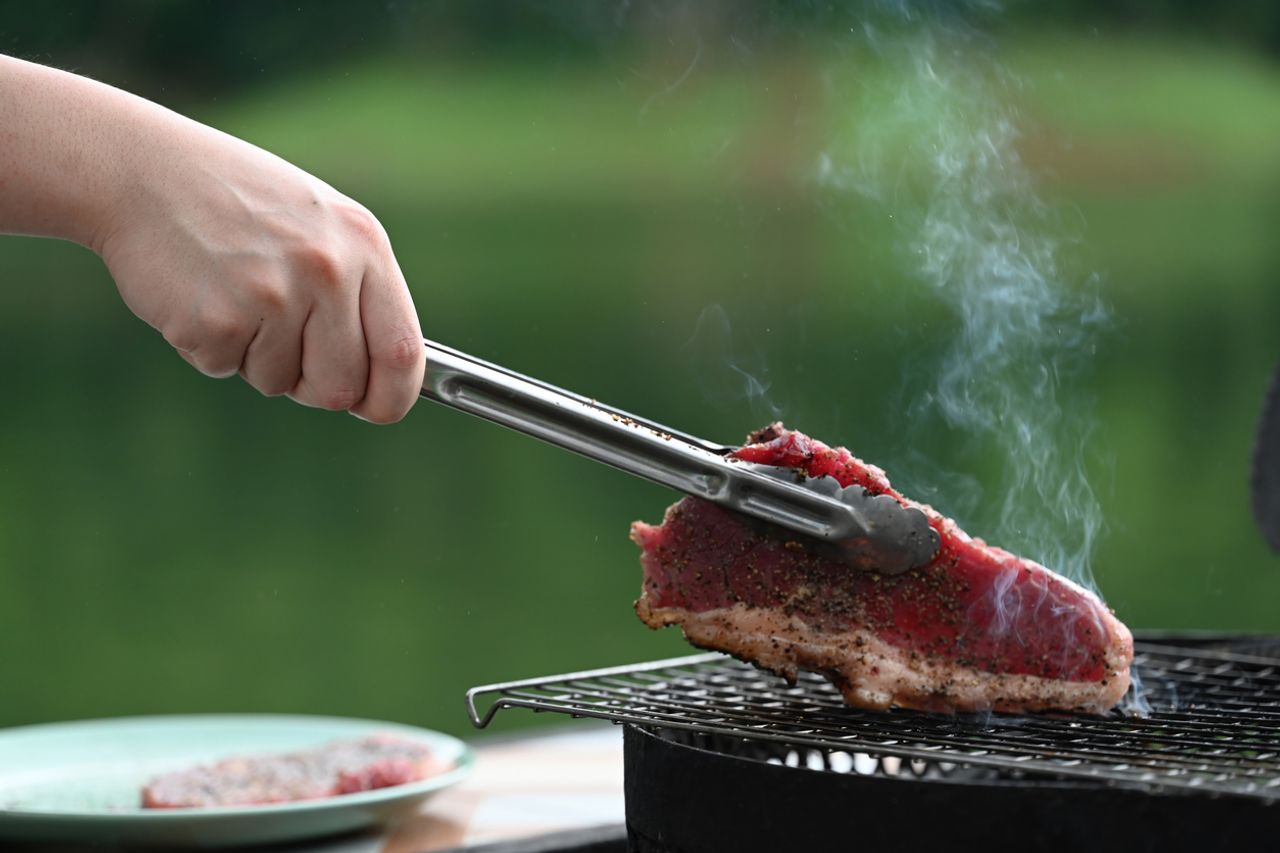 การผัด ตุ๋น ย่าง หรือจี่ เป็นวิธีการปรุงเพื่อดึงรสชาติตามธรรมชาติออกมาได้ (ภาพจาก iStock)