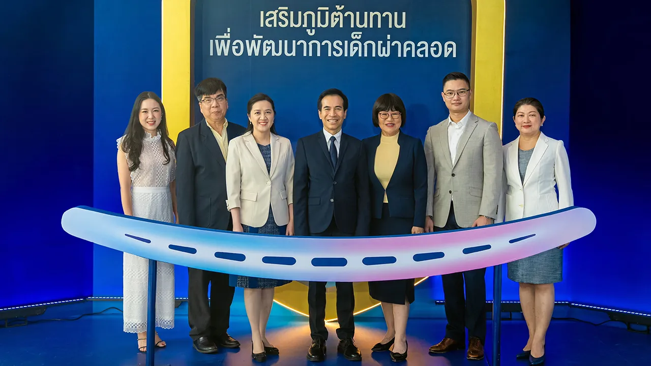 การผ่าคลอด รศ.นพ.พงษ์ศักดิ์ น้อยพยัคฆ์ และ ภกญ.วิรัชดา สุทธยาคม เปิดงาน “เสริมภูมิต้านทาน เพื่อพัฒนาการเด็กผ่าคลอด” เพื่อเสริมความรู้ความเข้าใจเกี่ยวกับการผ่าคลอด โดยมี รศ.ร.อ.นพ.มานพชัย ธรรมคันโธ มาร่วมงานด้วย ที่โรงแรมพูลแมน คิง เพาเวอร์ วันก่อน.