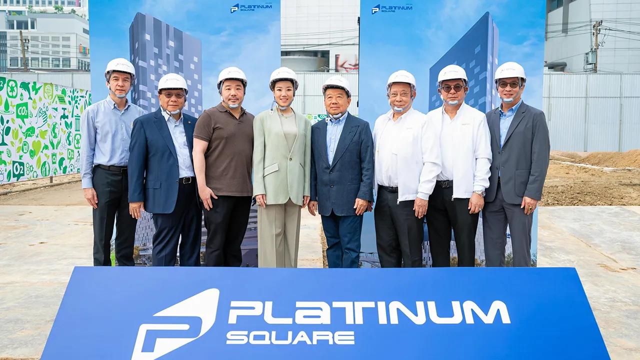 ลงเสาเอก สุรชัย โชติจุฬางกูร เป็นประธานในพิธีลงเสาเอกการก่อสร้างโครงการมิกซ์ยูส “เดอะ แพลทินัม สแควร์” โดยมี สุฐิตา ภิรมย์ภักดี, ชาคลิต โชติจุฬางกูร, ดร.ณรงค์ ทัศนนิพันธ์, สมชัย บุญนำศิริ และ สุวิทย์ วรรณะศิริสุข มาร่วมในพิธีด้วย ที่บริเวณสี่แยกประตูน้ำ วันก่อน.