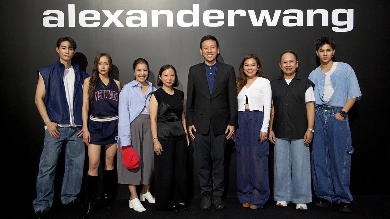 ยี่สิบขวบ ศานนท์ หวังสร้างบุญ รองผู้ว่าฯ กทม. เปิดงาน “wang water fest” ฉลองเทศกาลสงกรานต์สุดยิ่งใหญ่และครบรอบ 20 ปีแบรนด์แฟชั่น Alexander Wang โดยมี สรัลธร อัศเวศน์, อรนุช ศรีเดชะรินทร์กุล และ สุทธสิริ สิริสัมพันธ์ มาร่วมงานด้วย ที่สยามดิสคัฟเวอรี่ วันก่อน.