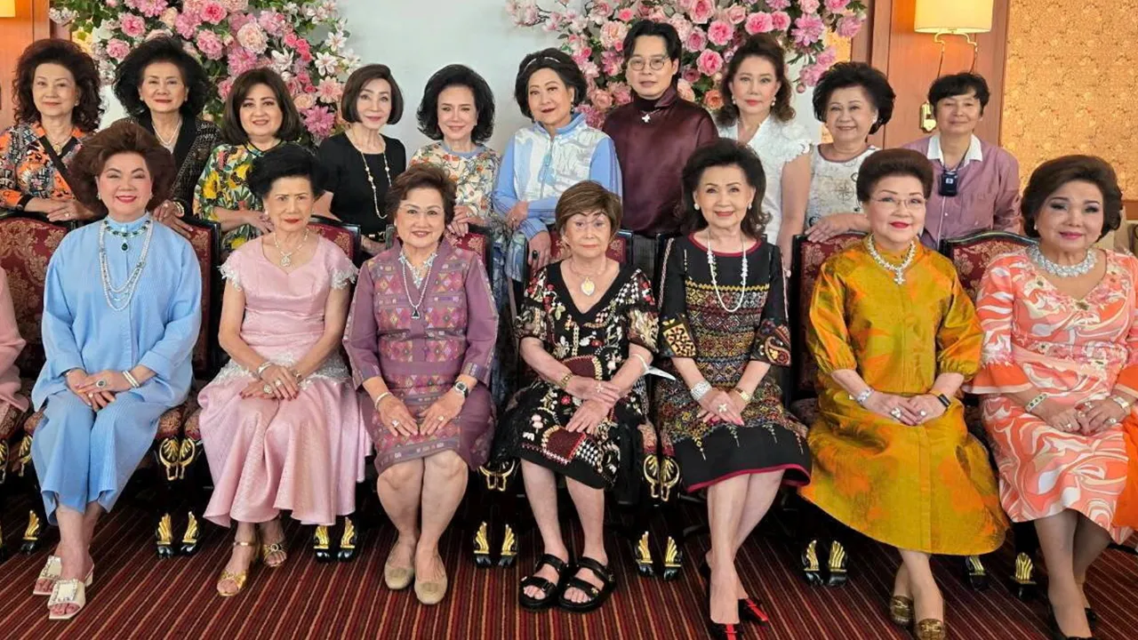 หวานหวาน - สุริยน ศรีอรทัยกุล จัดงานฉลองครบรอบ 14 ปี การจัดตั้งกลุ่มหวานหวาน โดยมี ดร.สุมาลี ศรีสุภรวาณิชย์, ดร.พัชรา วีรบวรพงศ์, ละออ ตั้งคารวคุณ, ดร.กัลยา โล่ห์รัตนเสน่ห์, จรินทร์ สุมานนท์ และ เสาวณีย์ อักษรานุวัตร มาร่วมงานด้วย ที่โรงแรมปริ๊นซ์ พาเลซ วันก่อน.