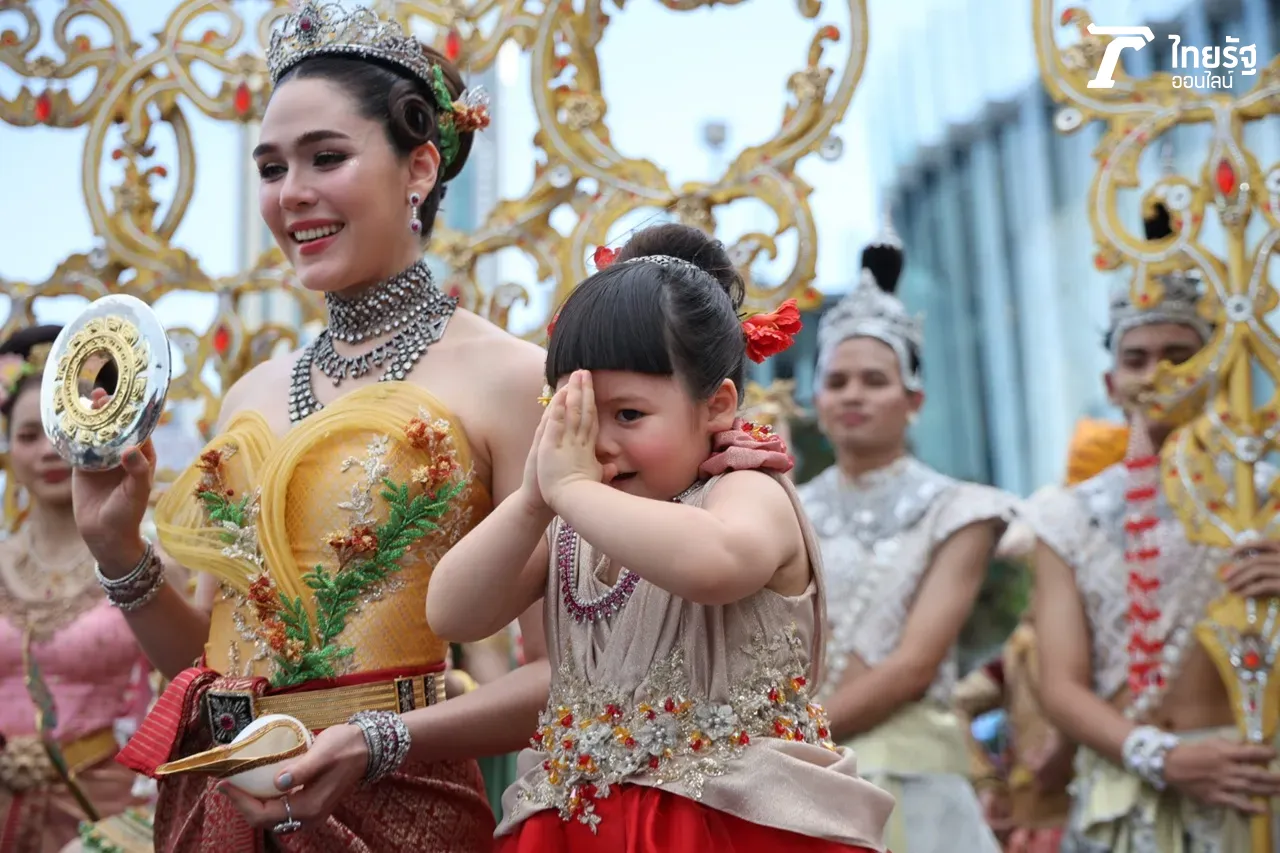 น้ำพักน้ำแรงดาราสาว น้องเกล ทำงานเก็บเงินซื้อรองเท้าเอลซ่า ภูมิใจยิ้มแก้มปริ