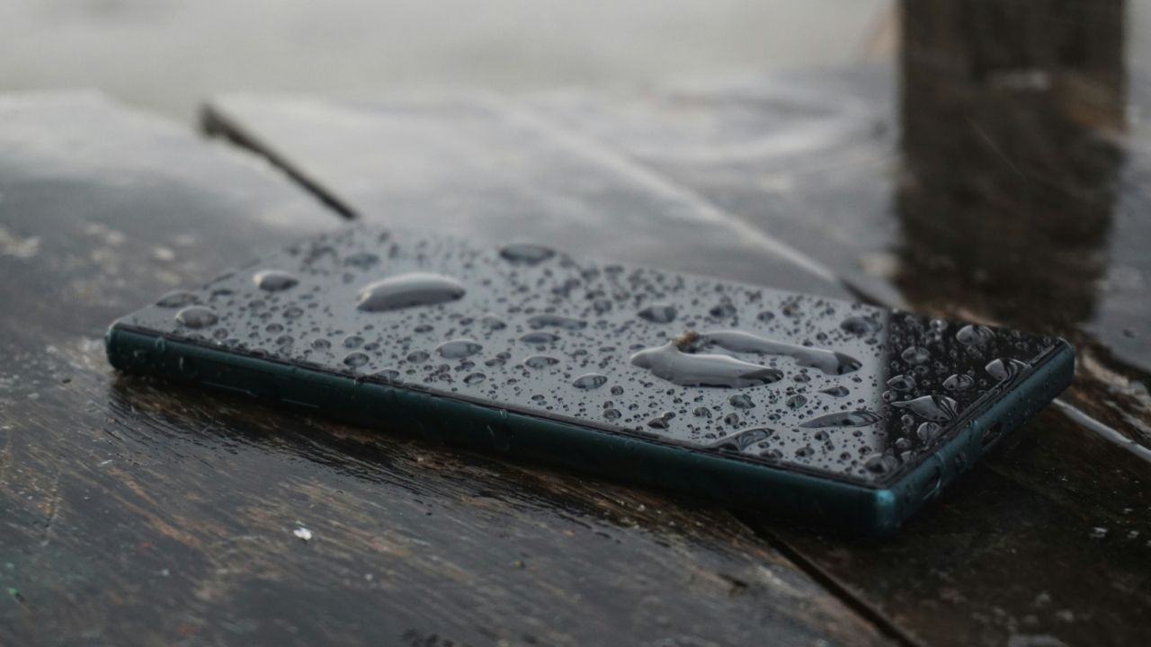 น้ำศัตรูตัวฉกาจของอุปกรณ์อิเล็กทรอนิกส์