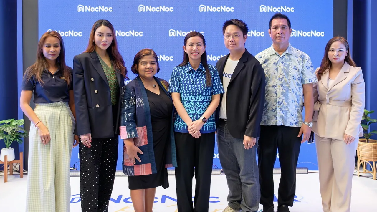 คนรักบ้าน อนุพงศ์ ทะสดวก, ปณิดา พันธุ์โชติ และ เอกอนงค์ บัวมาศ เปิดงาน “NocNoc Fair on Tour ชลบุรี” รวมสินค้าราคาพิเศษเพื่อคนรักบ้าน พร้อมบริการให้คำปรึกษาเกี่ยวกับเรื่องบ้าน โดยมี ชญานิศ ธัญญวัฒนกุล และ วุฒิพร ทองแย้ม มาร่วมงานด้วย ที่เซ็นทรัล ศรีราชา วันก่อน.