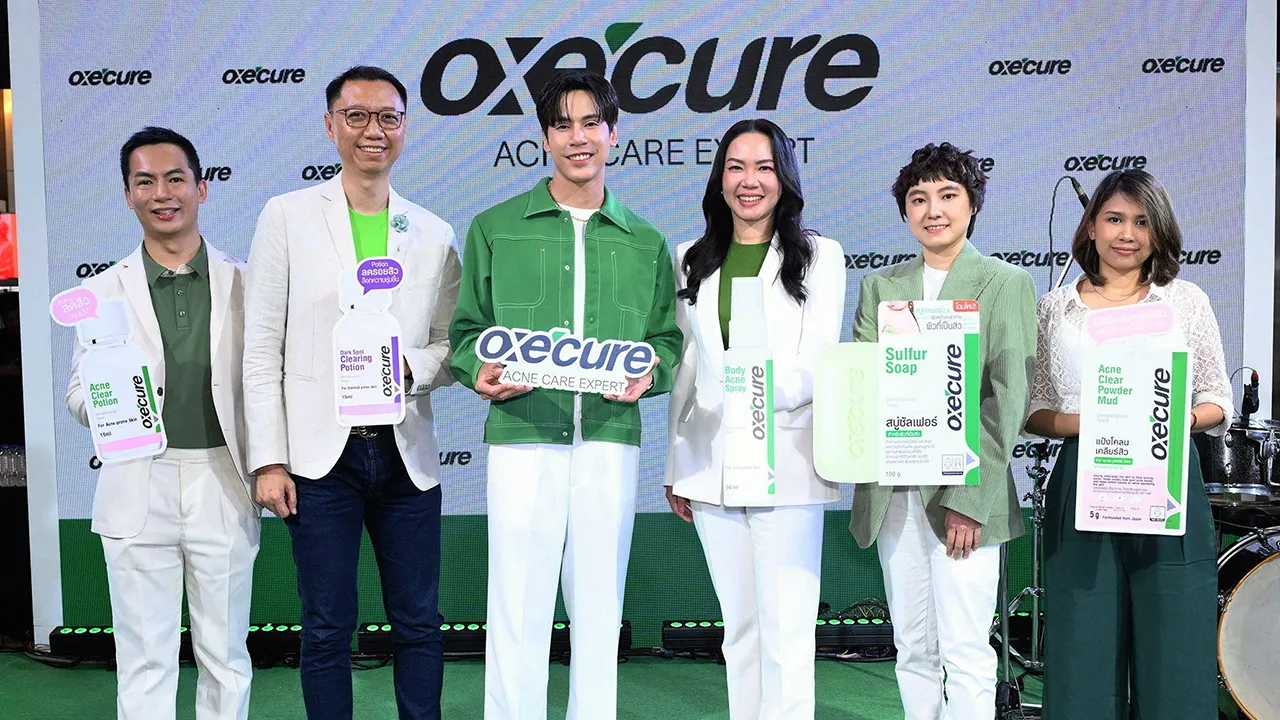 หน้าใส อัญชลินทร์ เมธนิมิต เปิดตัว เจษฎ์พิพัฒ ติละพรพัฒน์ พรีเซนเตอร์คนใหม่ของ “อ๊อกซีเคียว” แบรนด์ผลิตภัณฑ์ดูแลปัญหาสิว โดยมี เกรียงศักดิ์ ธรรมยุติการ, ภก.กรรนภัทร มะโนเพ็ญ และ ภกญ.ปราชณา ศรีรัตนะ มาร่วมงานด้วย ที่สยามเซ็นเตอร์ วันก่อน.