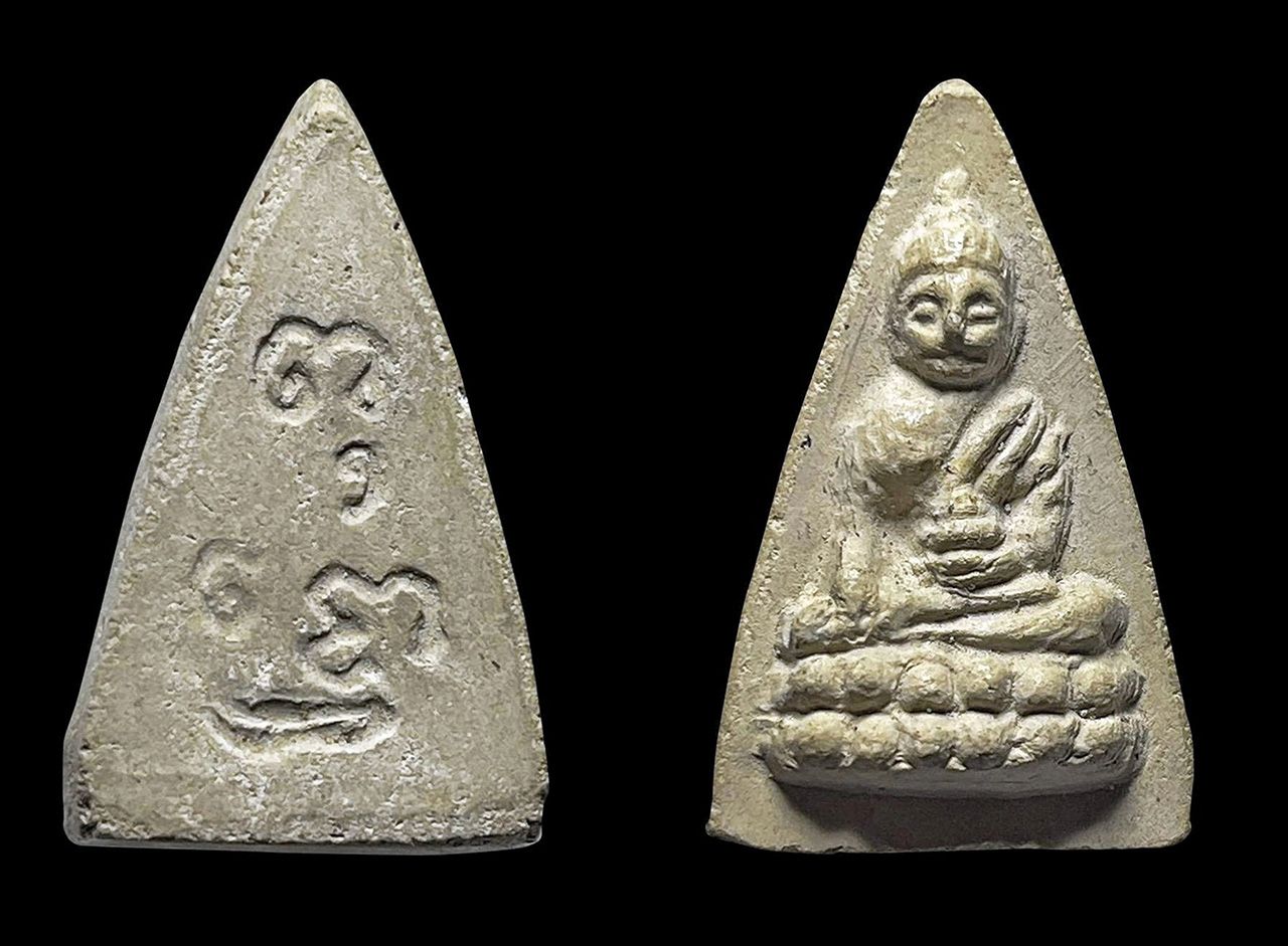 พระพุทโธน้อย พิมพ์จัมโบ้ แม่ชี บุญเรือน  วัดอาวุธฯ  ของป๊อปอาย  เชียงใหม่.