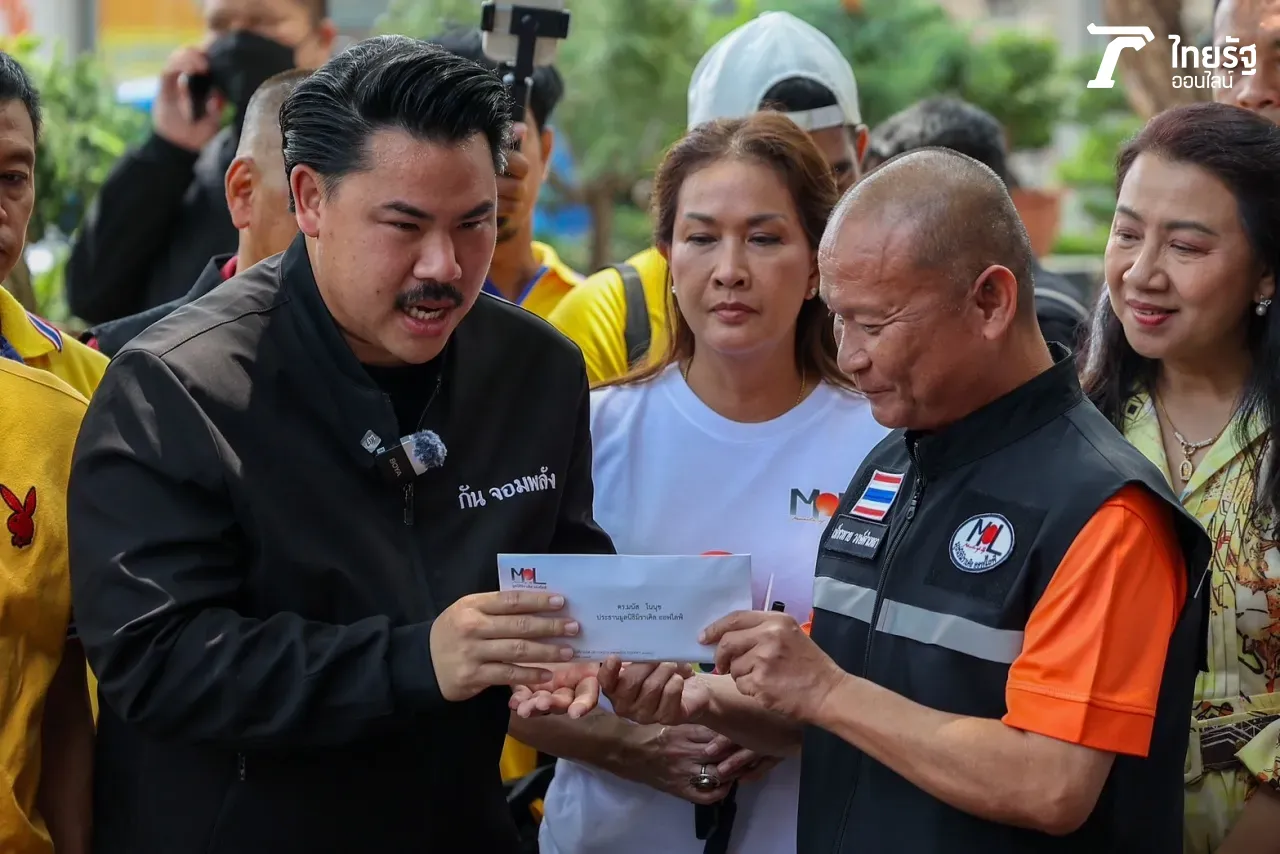 หม่ำ จ๊กมก ทำอาหาร-ให้กำลังใจญาติผู้ประสบภัยตึก สตง. ถล่ม พร้อมมอบเงินช่วยเหลือ