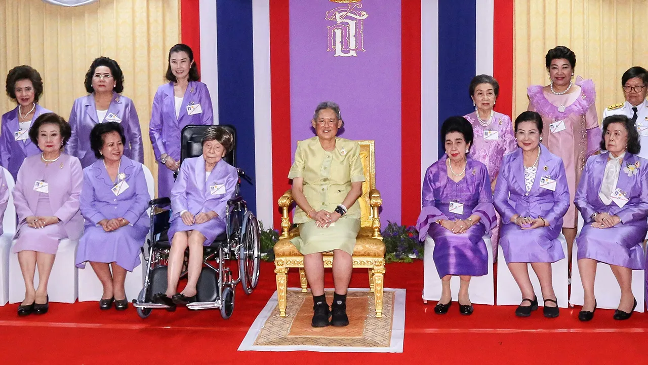 สมเด็จพระกนิษฐาธิราชเจ้า กรมสมเด็จพระเทพรัตนราชสุดาฯ สยามบรมราชกุมารี เสด็จพระราชดำเนินไปทรงเปิดพระบรมราชานุสาวรีย์ พระบาทสมเด็จพระจุลจอมเกล้าเจ้าอยู่หัว และ อาคารเจ้าฟ้ามหาจักรีสิรินธร  ณ  สถาบันจิตเวชศาสตร์สมเด็จเจ้าพระยา  โรงพยาบาลจิตเวช  เขตคลองสาน  เมื่อวันที่  28  เมษายน.